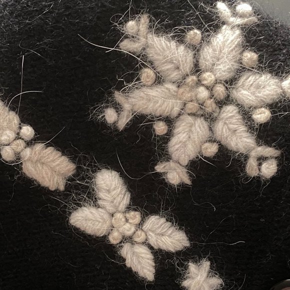 Vintage Orvis Snowflake Embroidery Lambswool Angora Blend Knit Cardigan - Picture 9 of 9